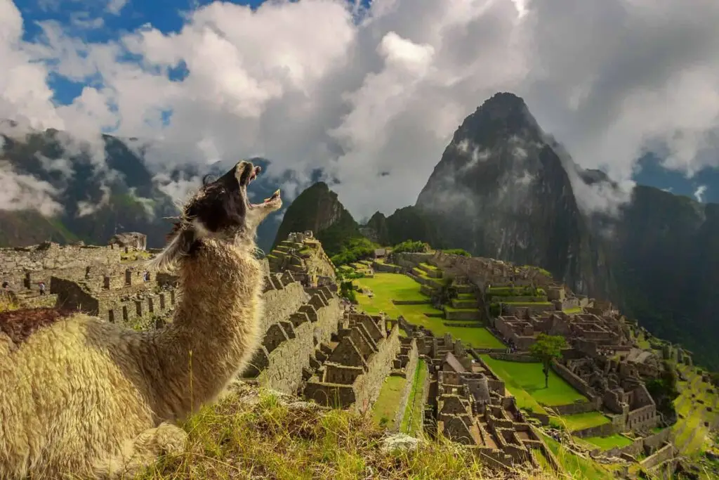 7 Wonders Of The World - Explore The New, Natural, And Ancient